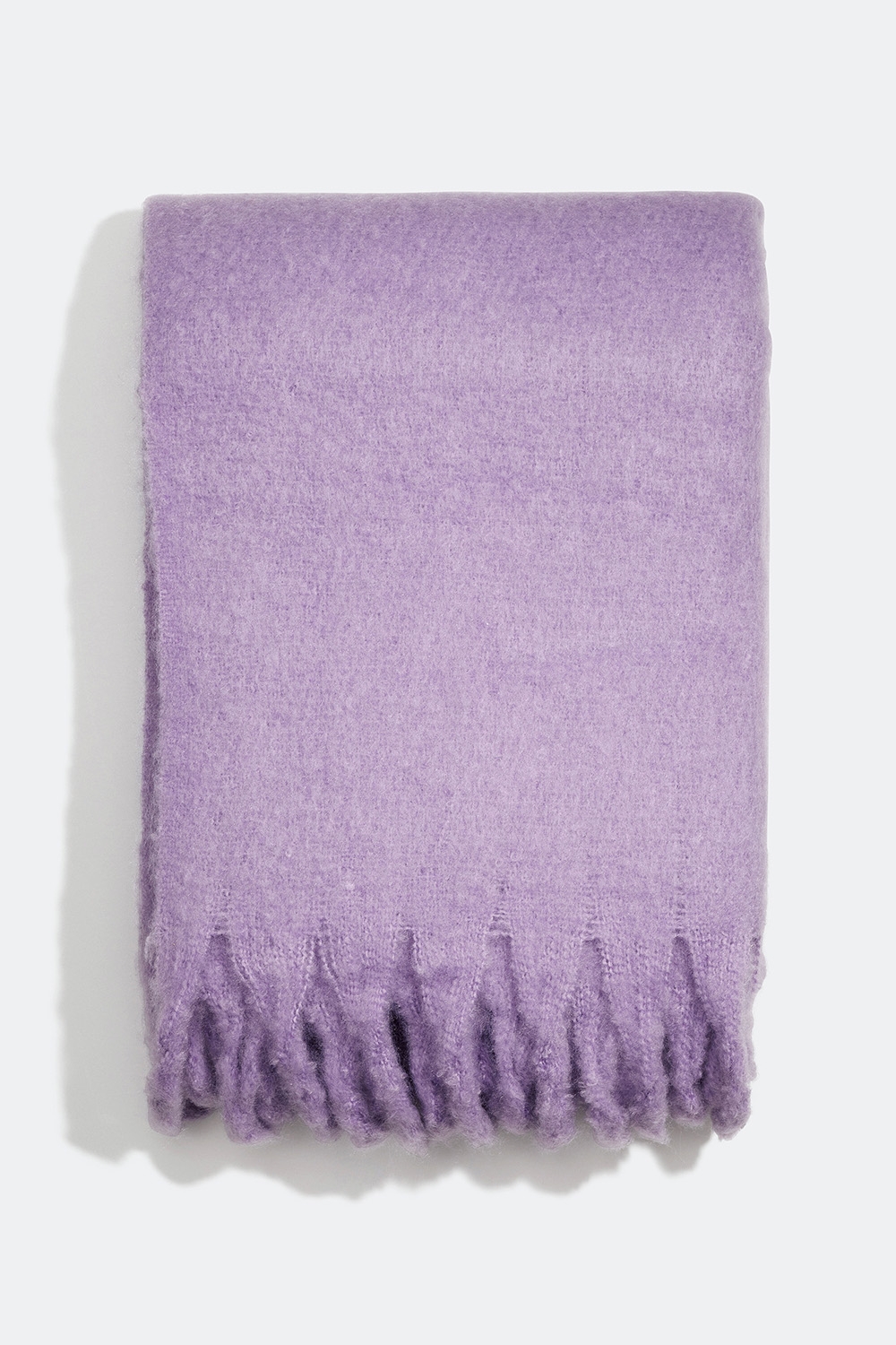 Harjattu violetti hapsullinen kaulahuivi ryhmässä Asusteet / Neuleet / Kaulahuivit @ Glitter (171000196600)
