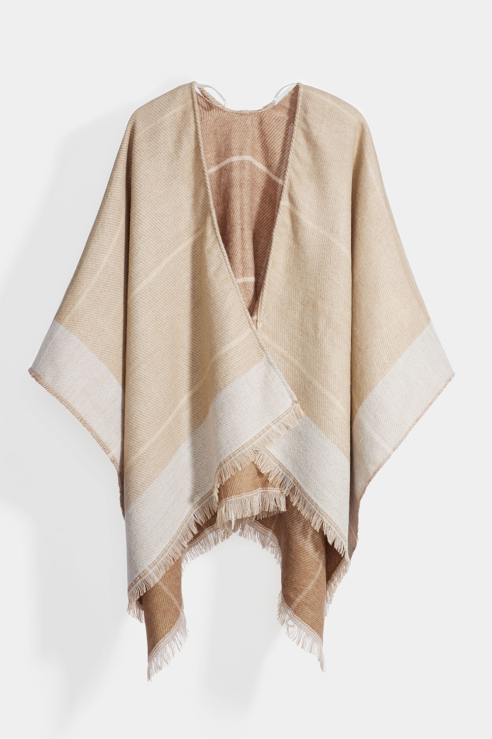 Beige poncho, jossa on hapsut ryhmässä Asusteet / Neuleet / Ponchot @ Glitter (171001768600)
