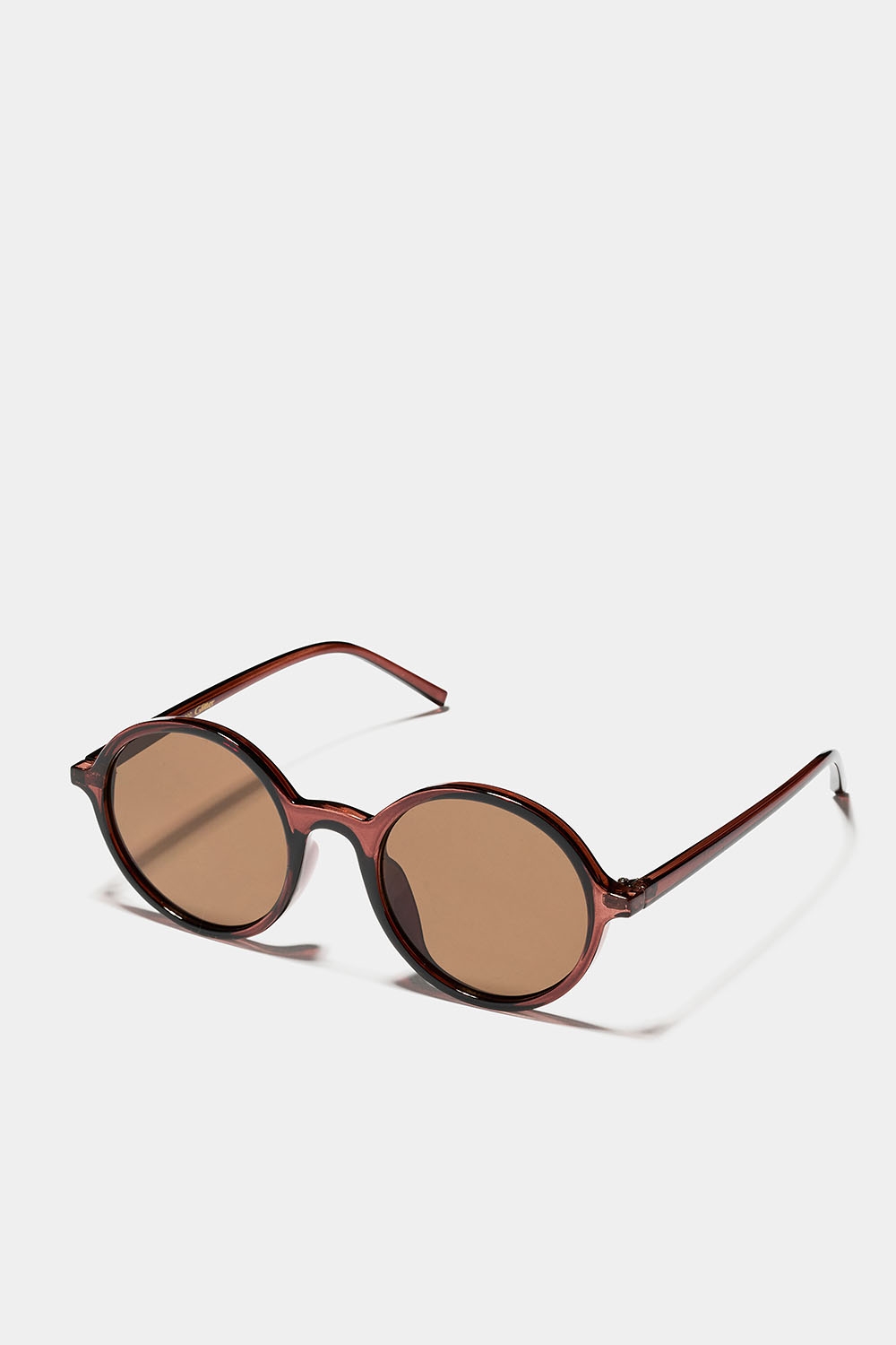 Pyöreät aurinkolasit ruskeilla kehyksillä ryhmässä Asusteet / Aurinkolasit @ Glitter (176001468200)