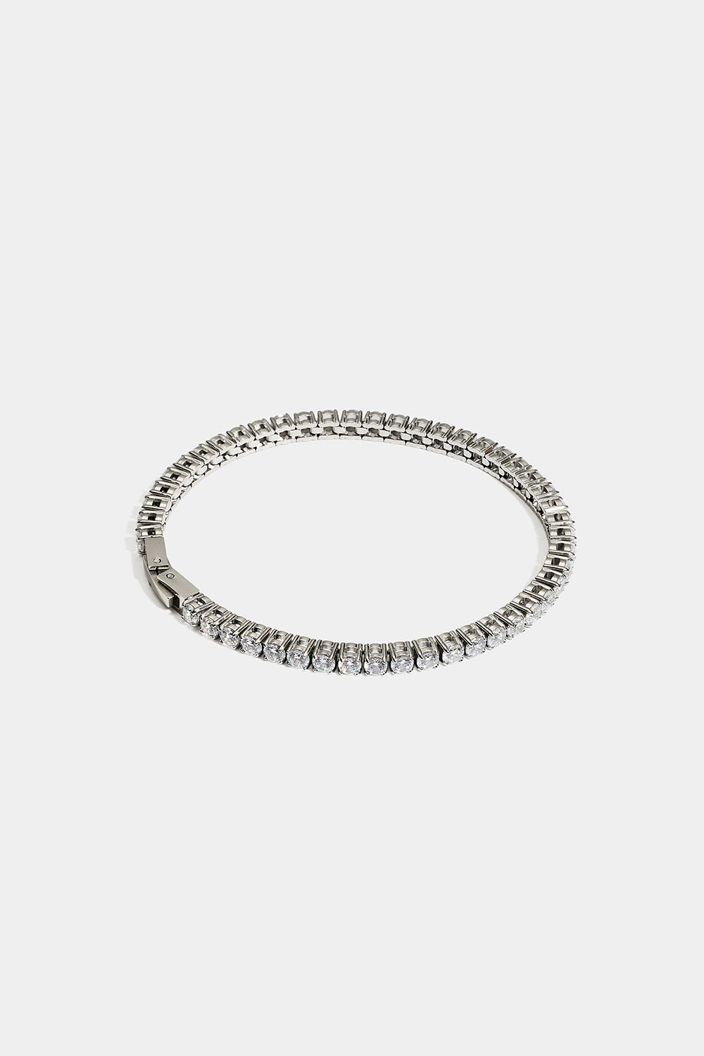 Leveä teräksestä valmistettu tennisrannekoru, jossa Cubic zirconia ryhmässä Stainless Steel / Teräksiset rannekorut @ Glitter (251002401600)