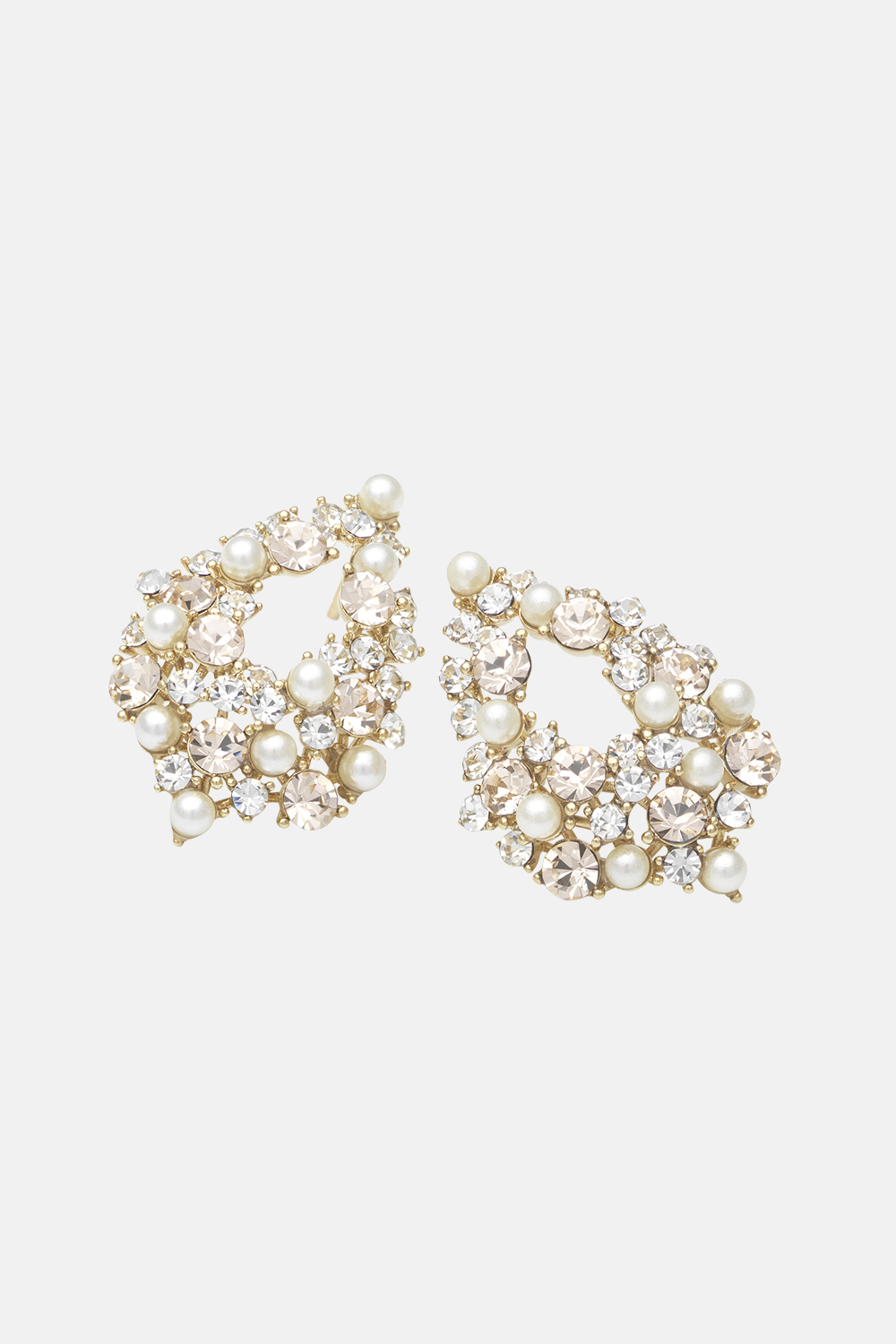 Alice pearl earrings - Ivory silk ryhmässä Korut / Korvakorut / Strassikorvakorut @ Glitter (253001612002)