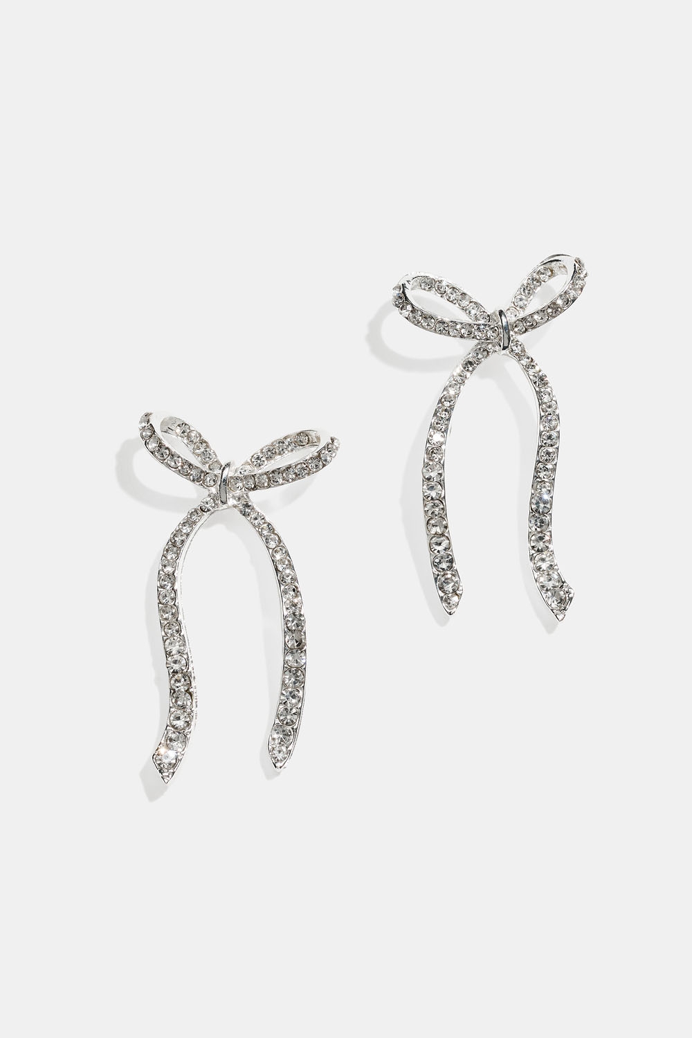 Korvarenkaat, joissa strassirusetteja ryhmässä Korut / Korvakorut @ Glitter (253009601001)