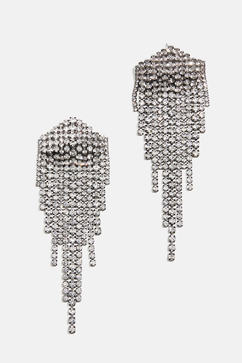 Tummanharmaat kulmikkaat strassikorvakorut ryhmässä Korut / Korvakorut / Strassikorvakorut @ Glitter (253010180200)