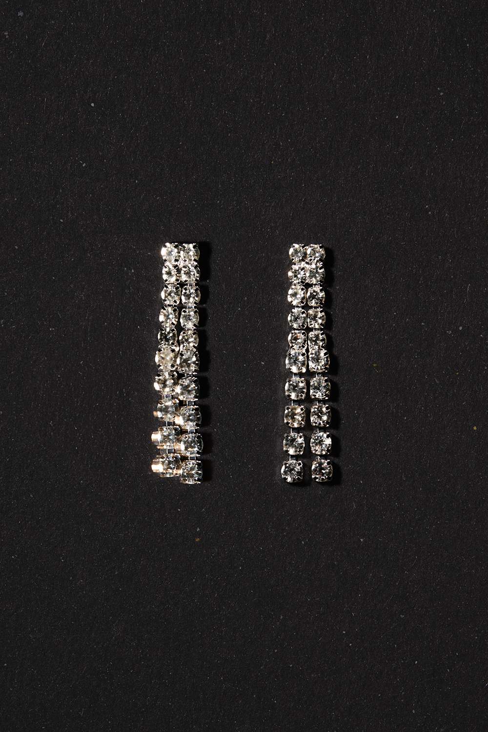 Hopeanväriset strassikorvakorut ryhmässä Strassi @ Glitter (253010210201)