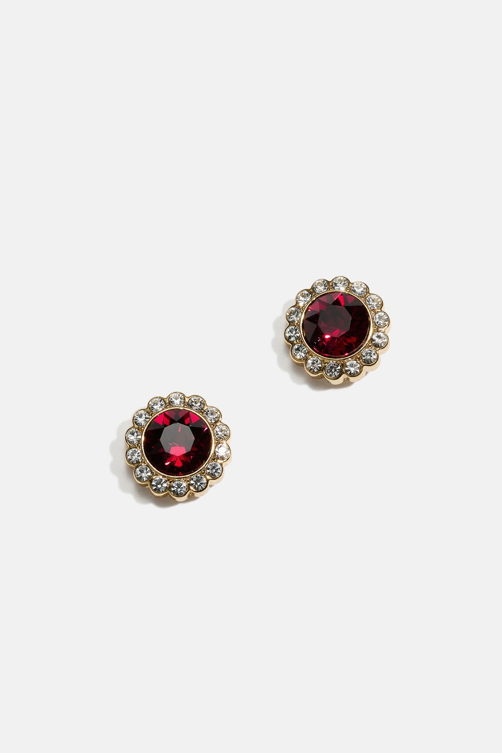 Miss Bea earrings - Ruby ryhmässä Korut / Korvakorut / Nappikorvakorut @ Glitter (253010646002)