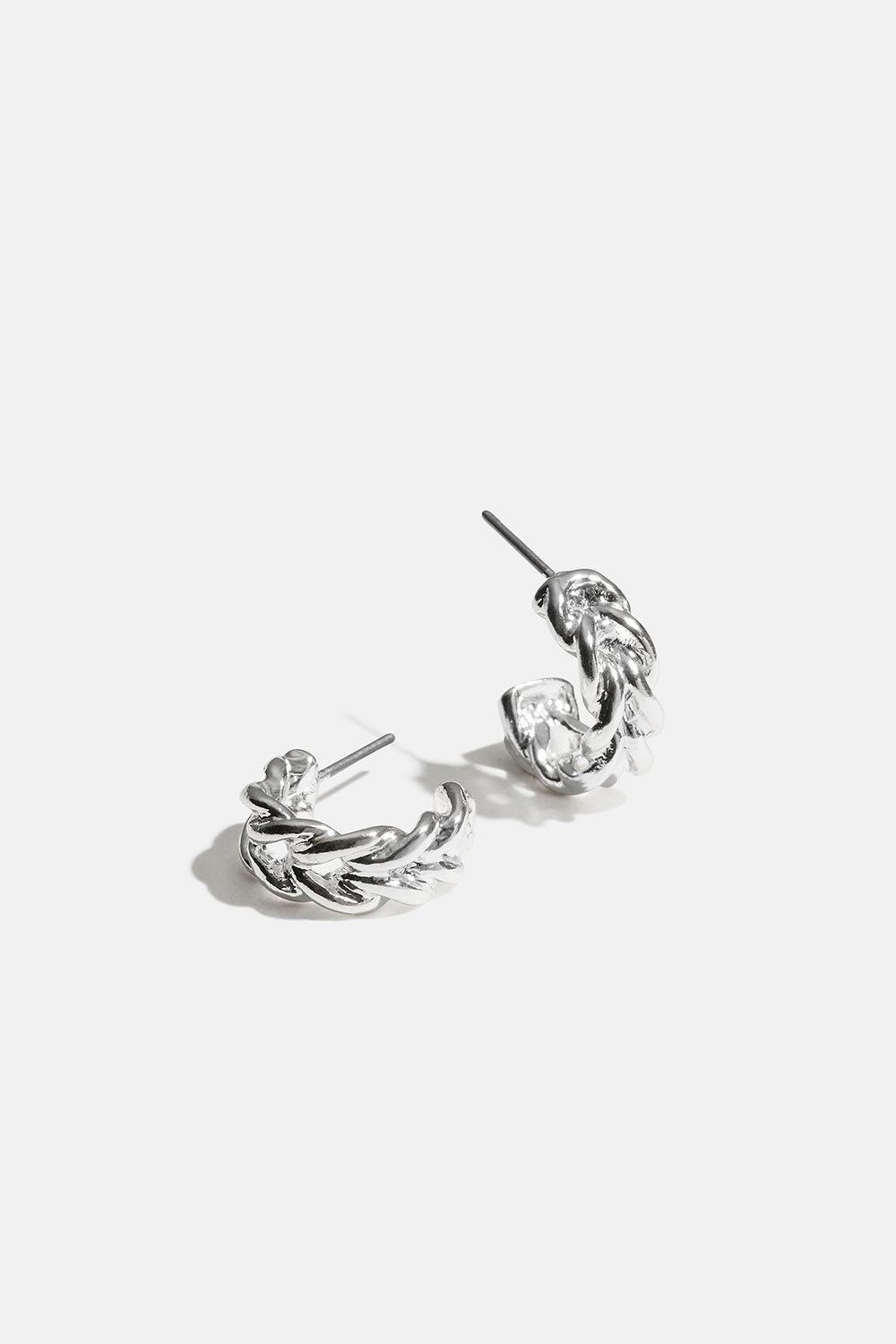 Korvarenkaat, joissa ketjumainen muotoilu ryhmässä Korut / Korvakorut / Korvarenkaat @ Glitter (253010681001)