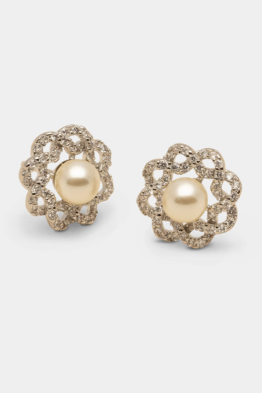 Fleur earrings - Ivory ryhmässä Lily and Rose - Korvakorut @ Glitter (253746391000)