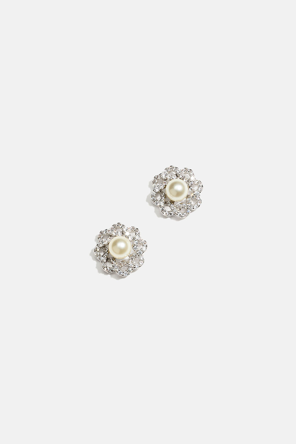 Fleur earrings - Ivory ryhmässä Lily and Rose - Korvakorut @ Glitter (253746391000)