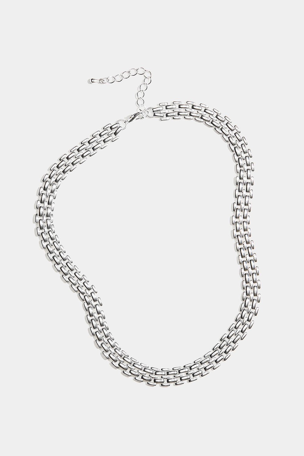 Leveä kaulakoru, jossa tiivis ketju ryhmässä Korut / Kaulakorut @ Glitter (254002581001)