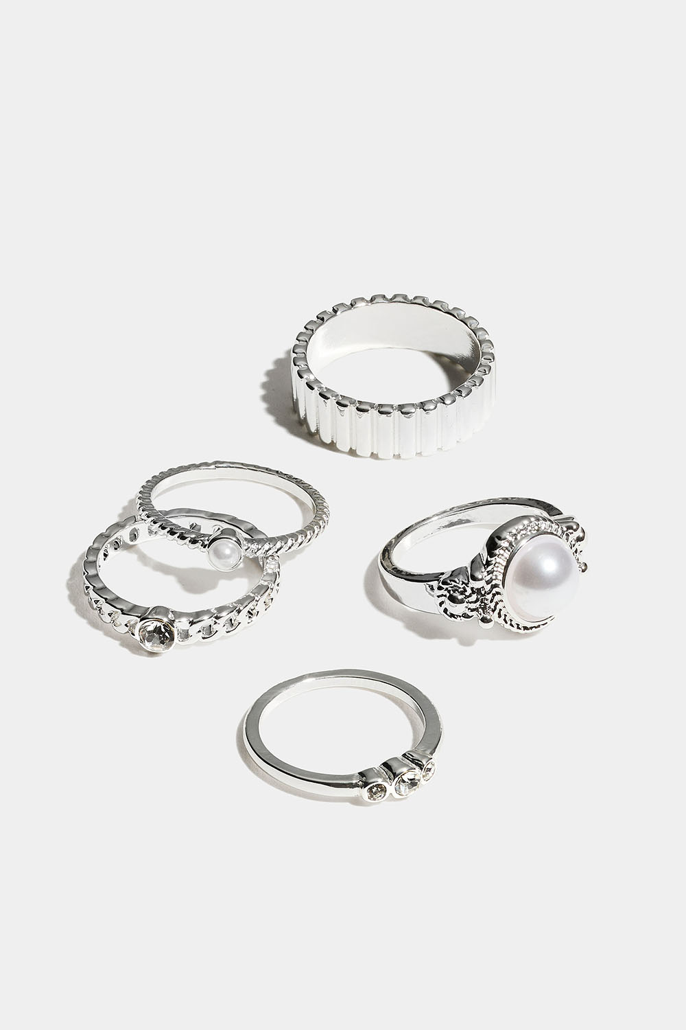 Erikokoisia sormuksia helmillä ja lasikivillä, 5 kpl ryhmässä Korut / Sormukset / Monipakkaus @ Glitter (2560018010)