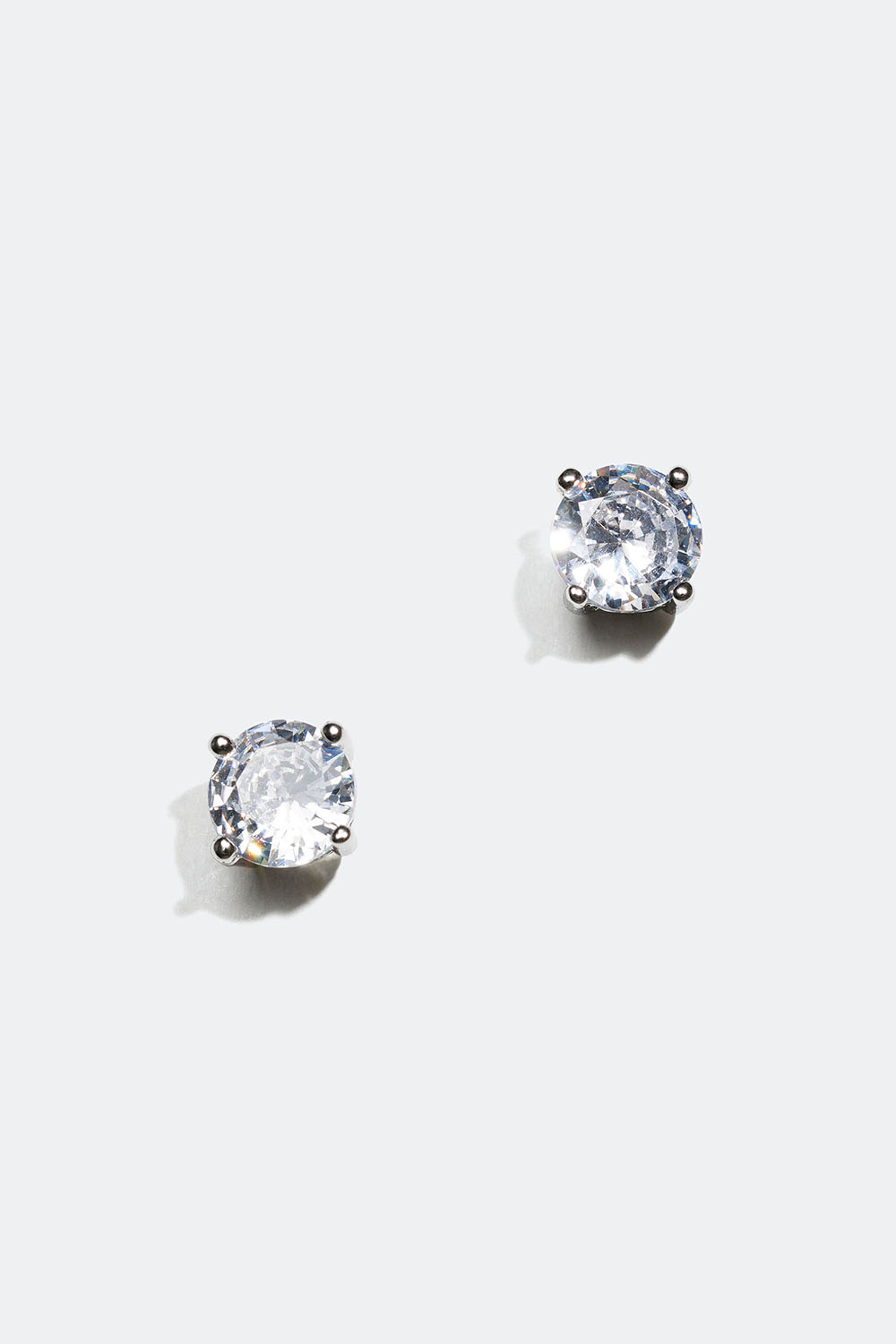 Korvakorut, Cubic Zirconia