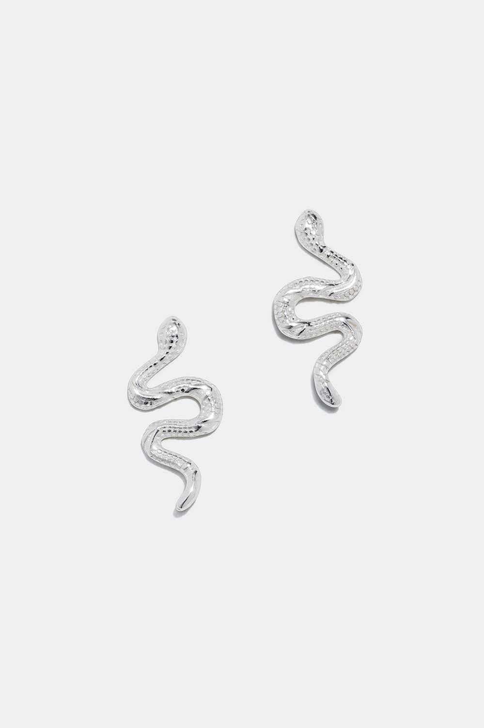 Korvakorut ”Snake”, aitoa hopeaa, 1,3 cm ryhmässä Aitoa Hopeaa / Hopeiset korvakorut / Nappikorvakorut aitoa hopeaa @ Glitter (324329011000)