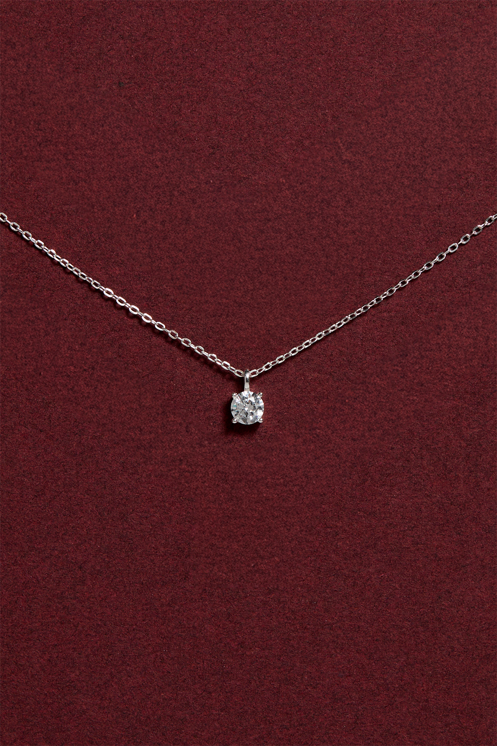 Aito hopeakaulakoru, jossa kimaltava Cubic Zirconia -lasikivi ryhmässä Aitoa Hopeaa / Hopeiset kaulakorut / Kaulakorut riipuksella @ Glitter (325893011000)