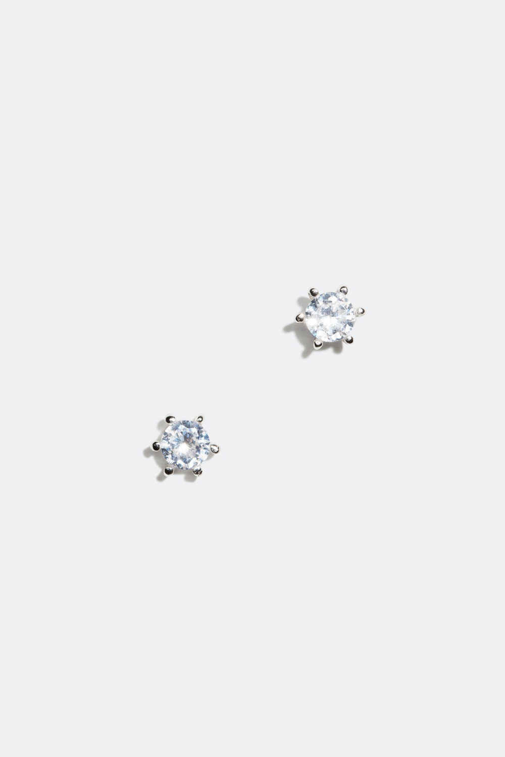 Pienet hopeakorvakorut, joissa pyöreitä lasikiviä ryhmässä Aitoa Hopeaa / Hopeiset korvakorut / Nappikorvakorut @ Glitter (326440)