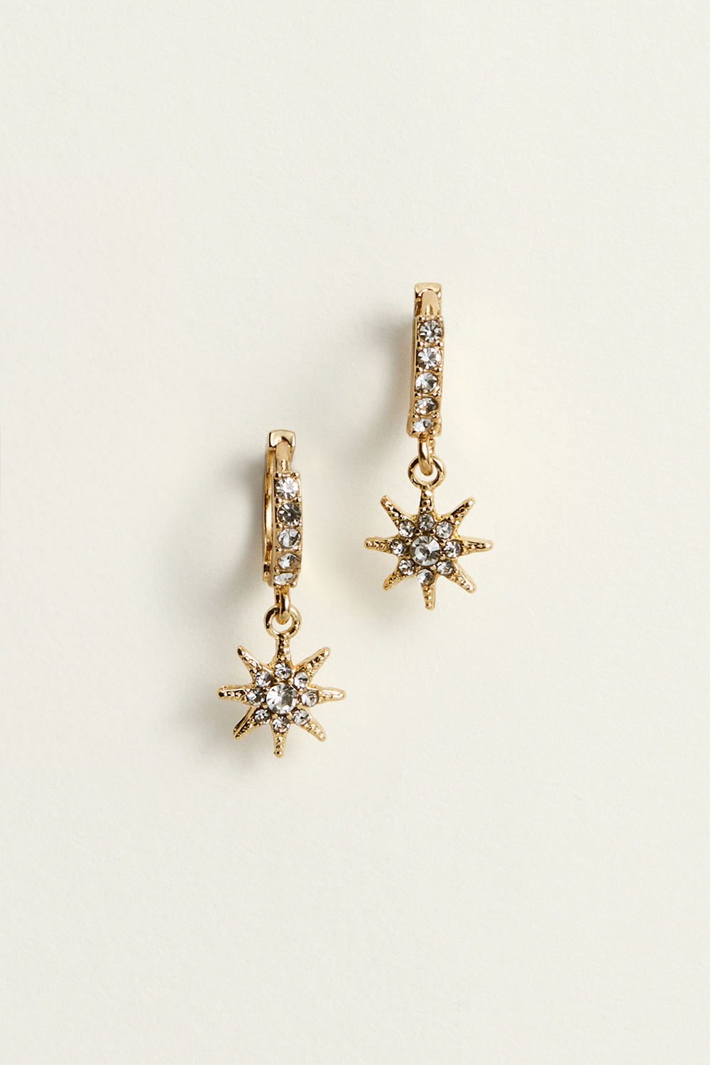 Korvarenkaat, joissa tähden muotoiset riipukset ja lasikiviä ryhmässä Korut / Korvakorut / Korvarenkaat @ Glitter (327957661000)