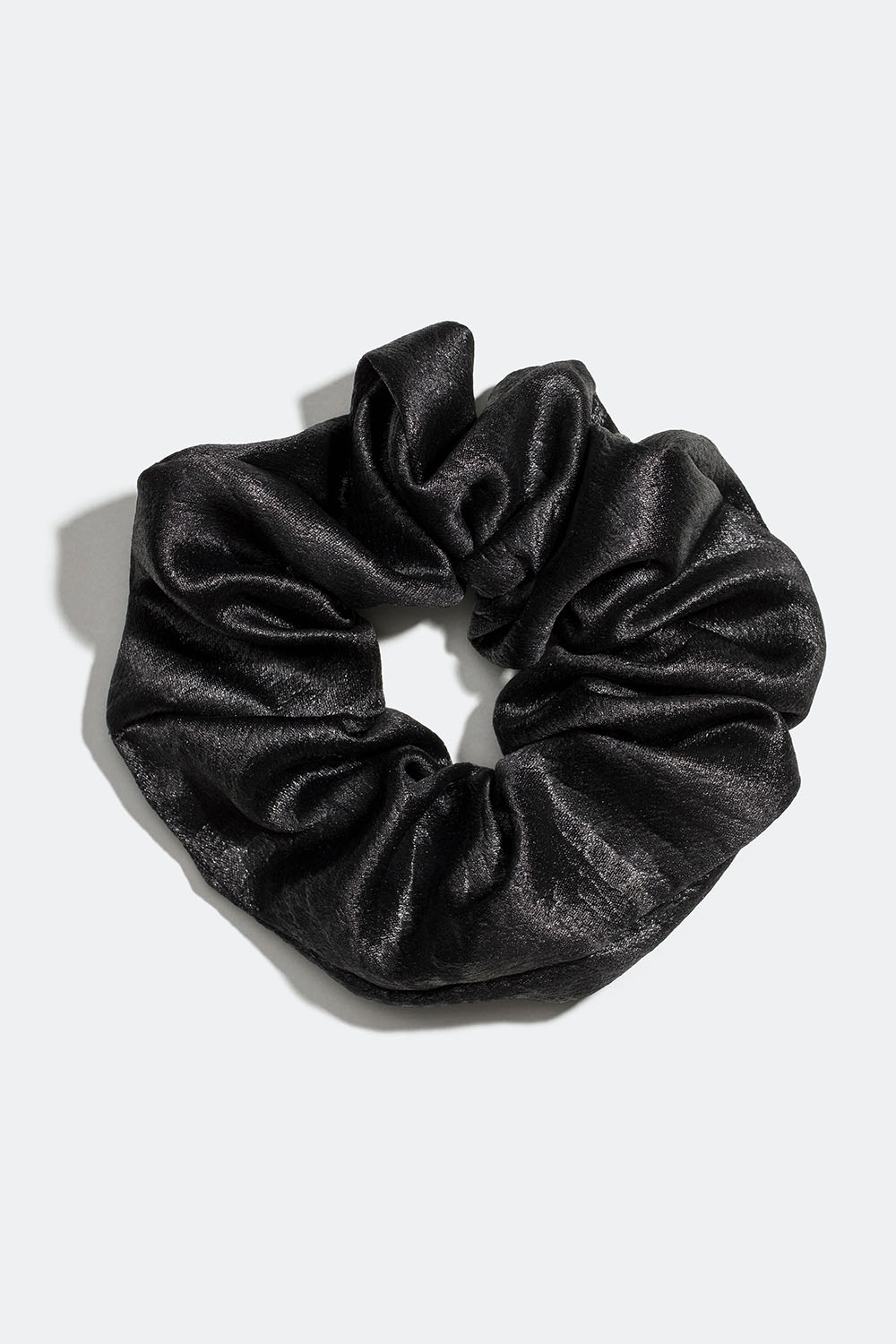 Musta kiiltävä hiusdonitsi ryhmässä Hiustuotteet / Scrunchie-hiusdonitsit @ Glitter (332000819000)