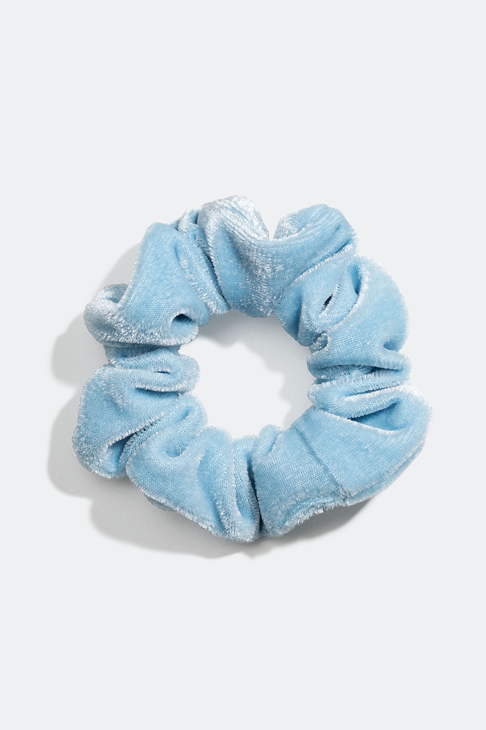 Vaaleansininen hiusdonitsi keinosamettia ryhmässä Hiustuotteet / Scrunchie-hiusdonitsit @ Glitter (332000947100)