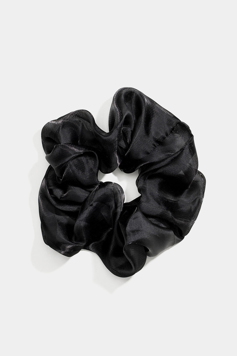 Hiusdonitsi, jossa on hohtavaa mustaa kangasta ryhmässä Hiustuotteet / Scrunchie-hiusdonitsit @ Glitter (332000989000)