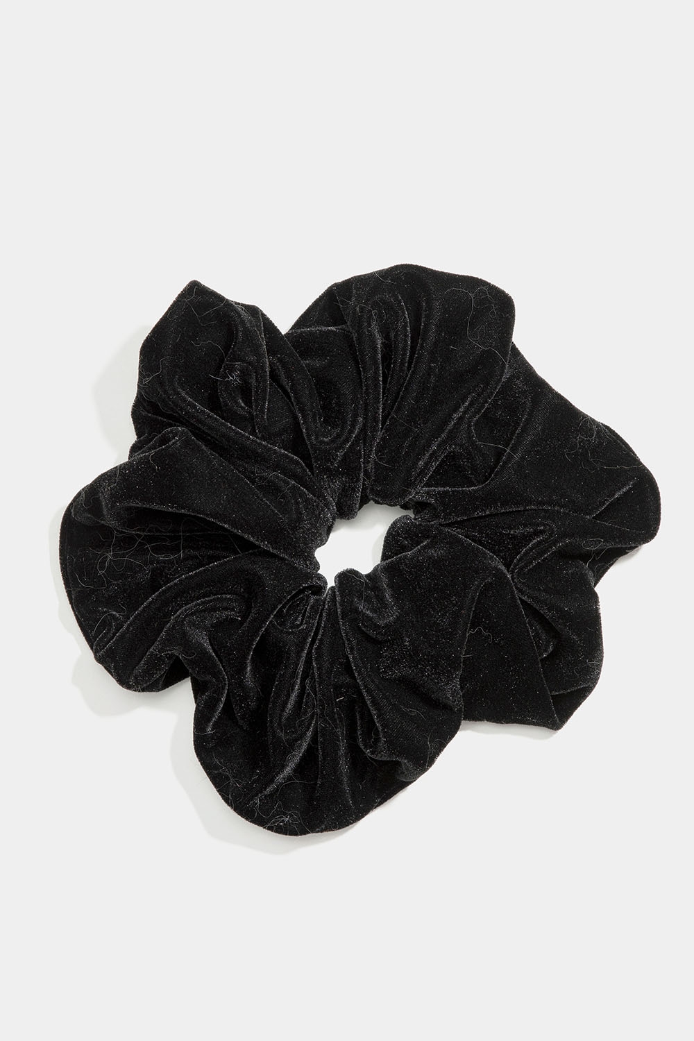 Iso musta samettihiusdonitsi ryhmässä Hiustuotteet / Scrunchie-hiusdonitsit @ Glitter (332001029000)