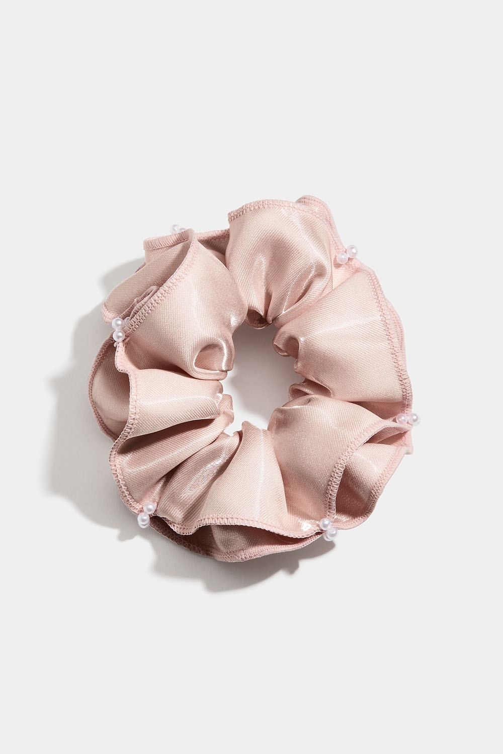 Kiiltävä, vaaleanpunainen hiusdonitsi, jossa on helmiä ryhmässä Hiustuotteet / Scrunchie-hiusdonitsit @ Glitter (332001135100)