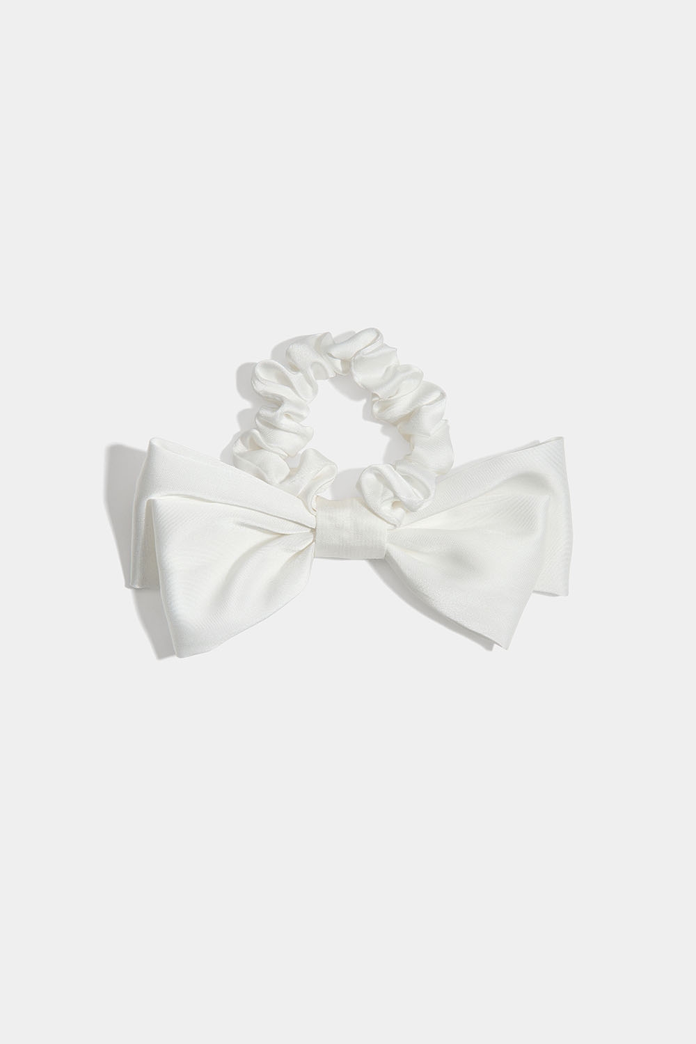 Valkoinen hiusdonitsi rusetilla ryhmässä Hiustuotteet / Scrunchie-hiusdonitsit @ Glitter (332001323000)