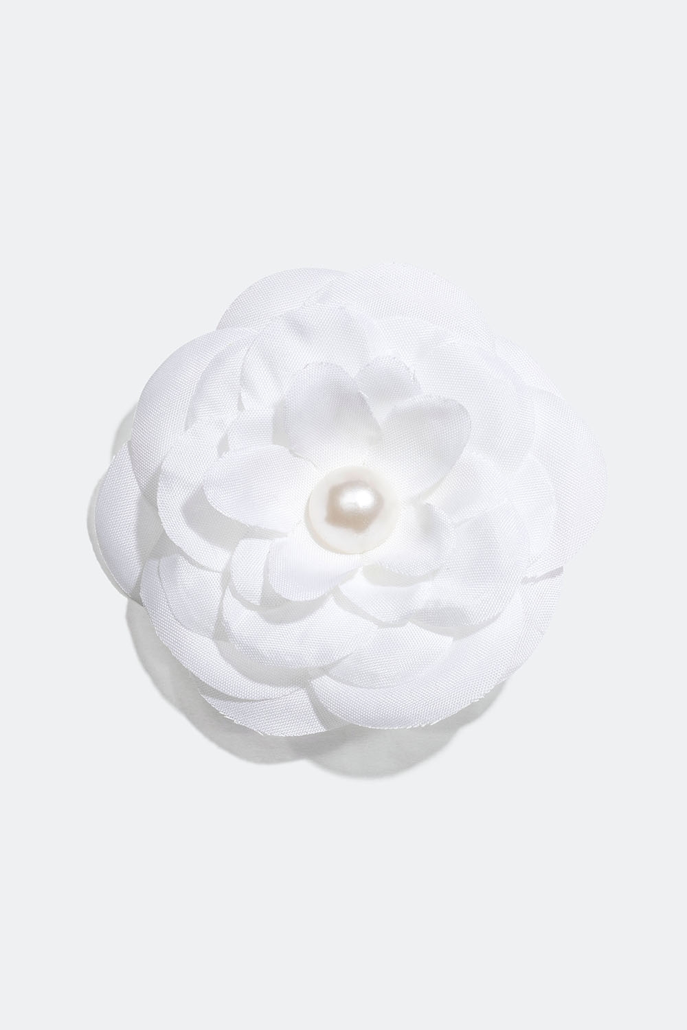 Hiussolki, jossa pieni valkoinen kukka ryhmässä Hiustuotteet / Hiuspinnit ja -klipsit / Hiuspinnit @ Glitter (335000523000)