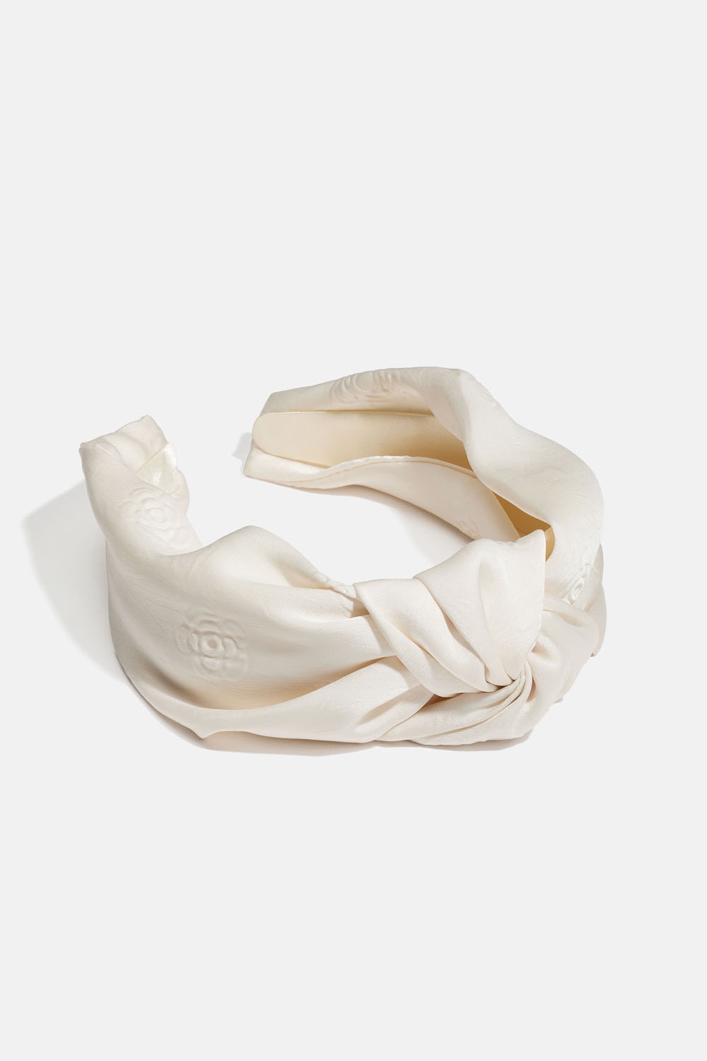 Valkoinen hiuspanta, jossa solmu ja ruusukuvio ryhmässä Hiustuotteet / Hiuspannat / Leveät @ Glitter (336001513100)