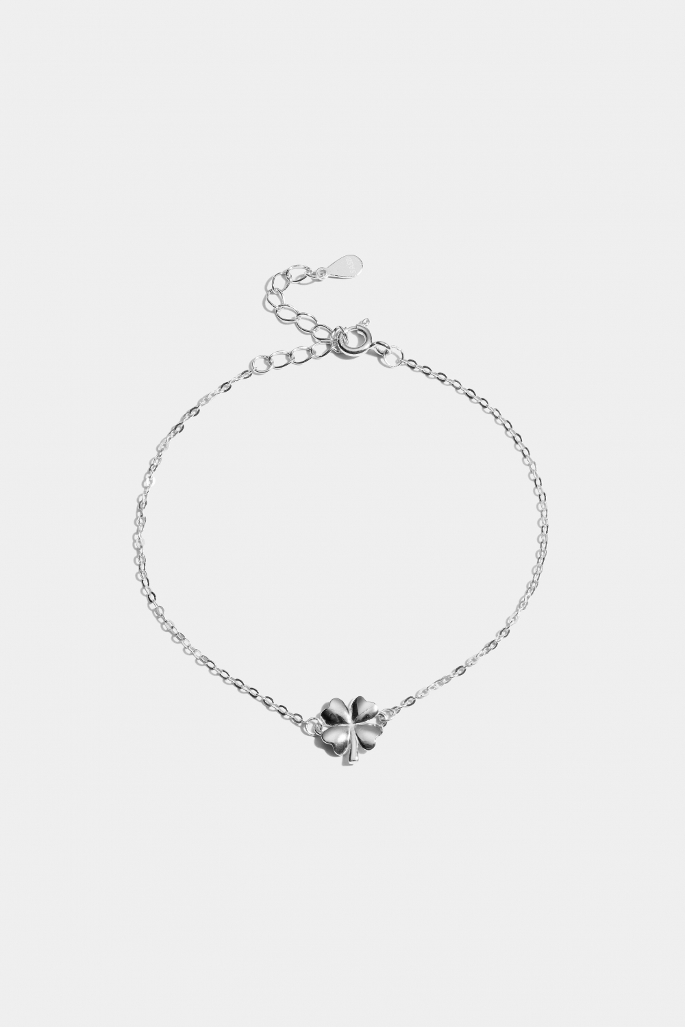 Aidosta hopeasta valmistettu rannekoru neliapiloilla ryhmässä Aitoa Hopeaa / Hopeiset rannekorut @ Glitter (551001101001)