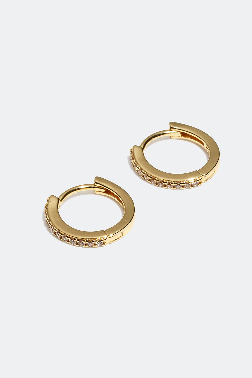 Pienet korvarenkaat, joissa Cubic Zirkonia -kivet, 18 karaatin kultaus, 1,2 cm ryhmässä 18 karaatin kullattua hopeaa / Korvakorut 18 karaatin kulta @ Glitter (553000632000)