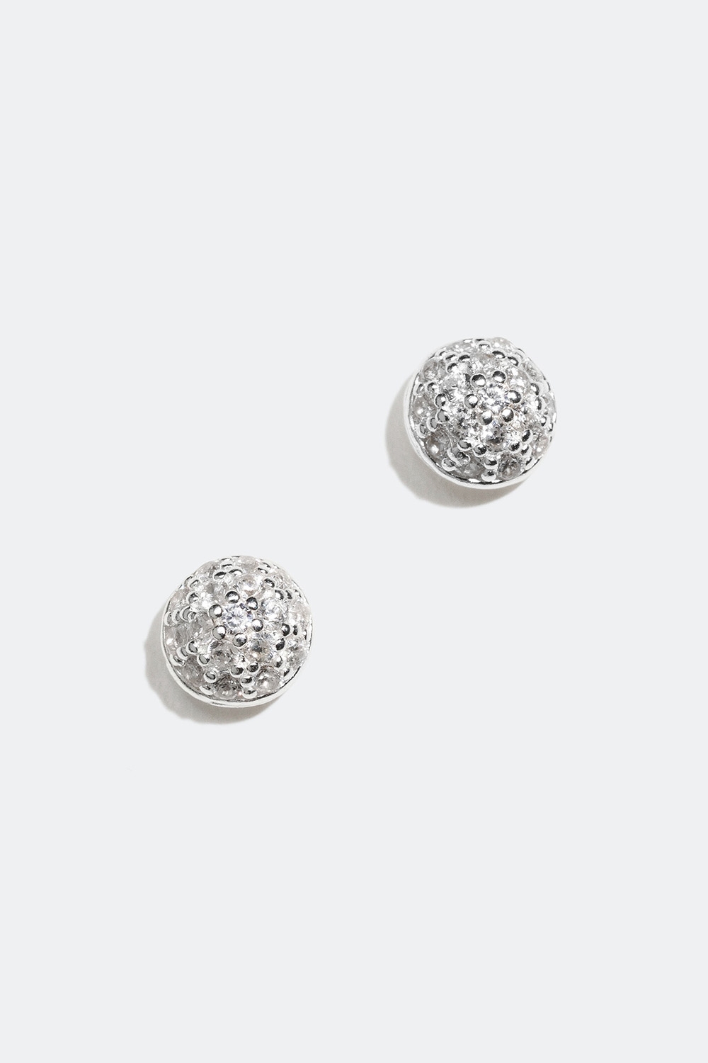 Aidot hopeiset pyöreät nappikorvakorut, joissa on Cubic Zirconia -kiviä ryhmässä Korut / Korvakorut / Nappikorvakorut @ Glitter (553001831000)