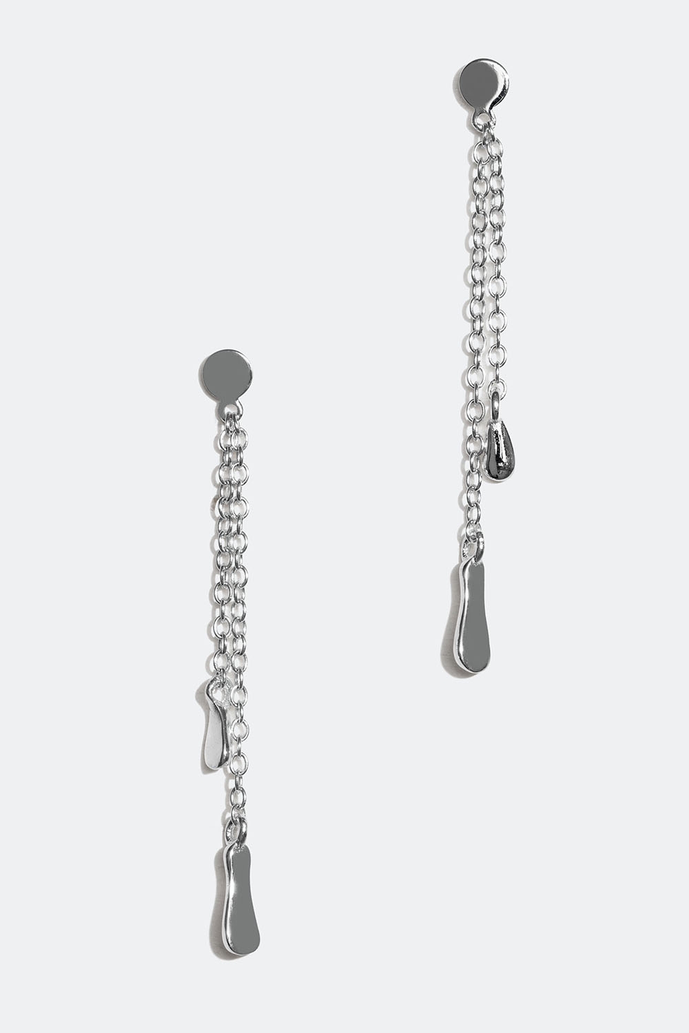 Korvakorut aitoa hopeaa, joissa ketjuja ja pisaranmuotoiset riipukset ryhmässä Aitoa Hopeaa / Hopeiset korvakorut @ Glitter (553002631001)