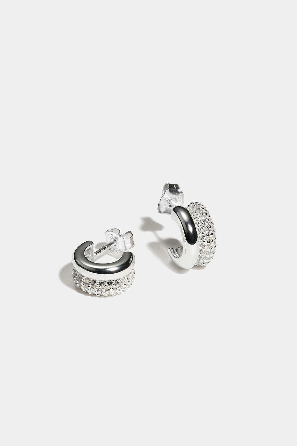 Aidosta hopeasta valmistetut kaksinkertaiset paksut korvarenkaat Cubic Zirconia -kivellä ryhmässä Aitoa Hopeaa / Hopeiset korvakorut / Korvarenkaat aitoa hopeaa @ Glitter (553004841001)