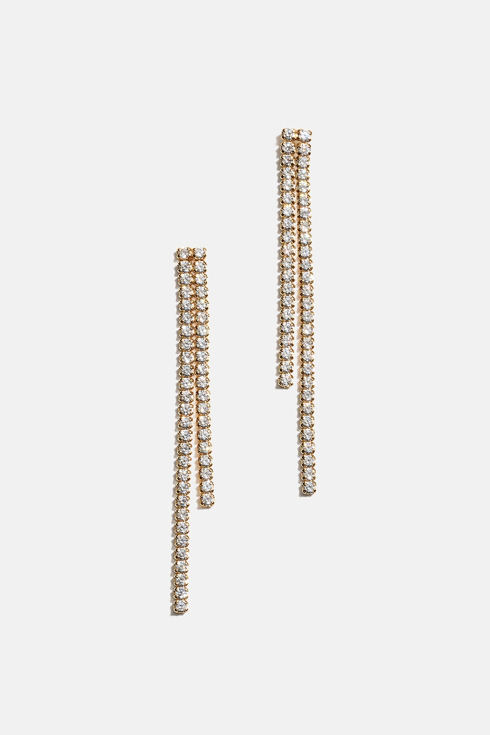 Aidot 18k kullalla kullatut hopeakorvakorut, joissa Cubic Zirconia -kivillä koristeltuja ketjuja ryhmässä Korut / Korvakorut / Strassikorvakorut @ Glitter (553004872002)