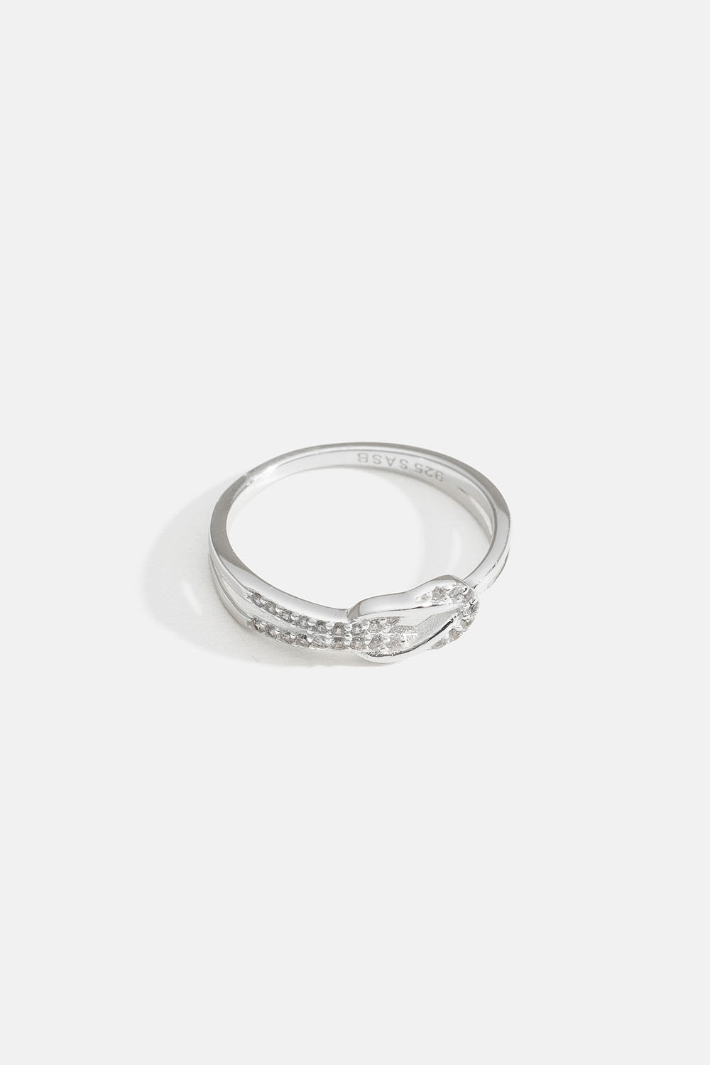 Aito hopeasormus, jossa solmu ja Cubic zirconia -kiviä