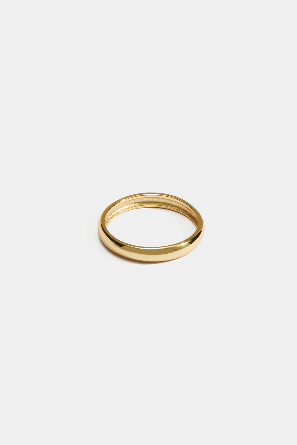 Sormus 18k kullalla kullattua hopeaa sileällä pinnalla ryhmässä Store week / @ Glitter (5560009020)