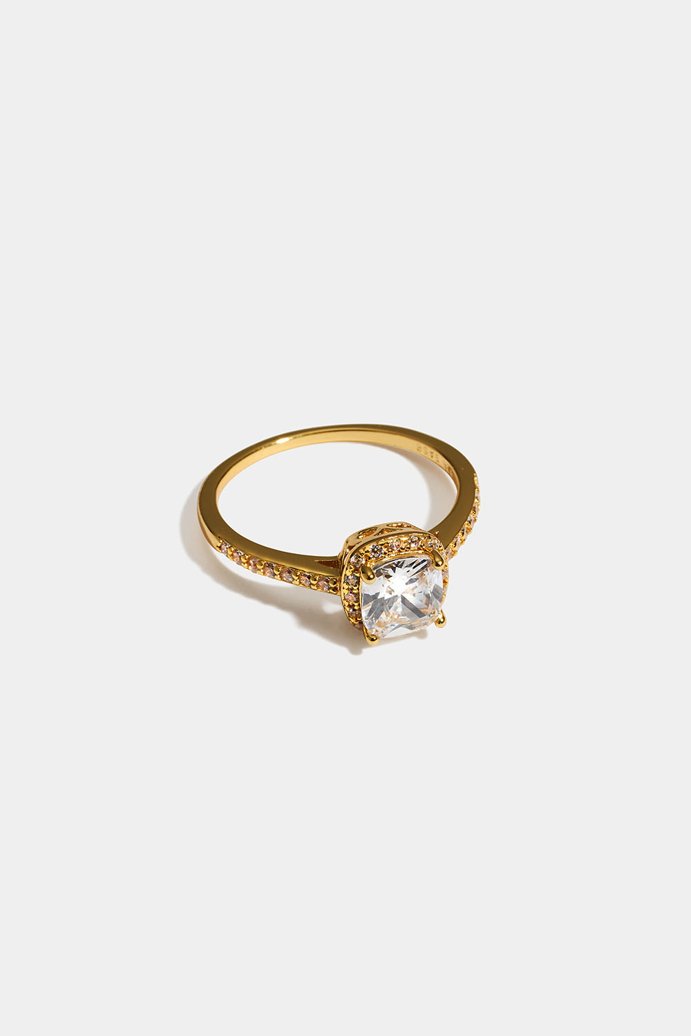 Aidosta 18k kullatusta hopeasta valmistettu pyöristetty sormus Cubic zirconia -kivellä ryhmässä Kullattu aito hopea / Kullatut sormukset @ Glitter (5560020820)