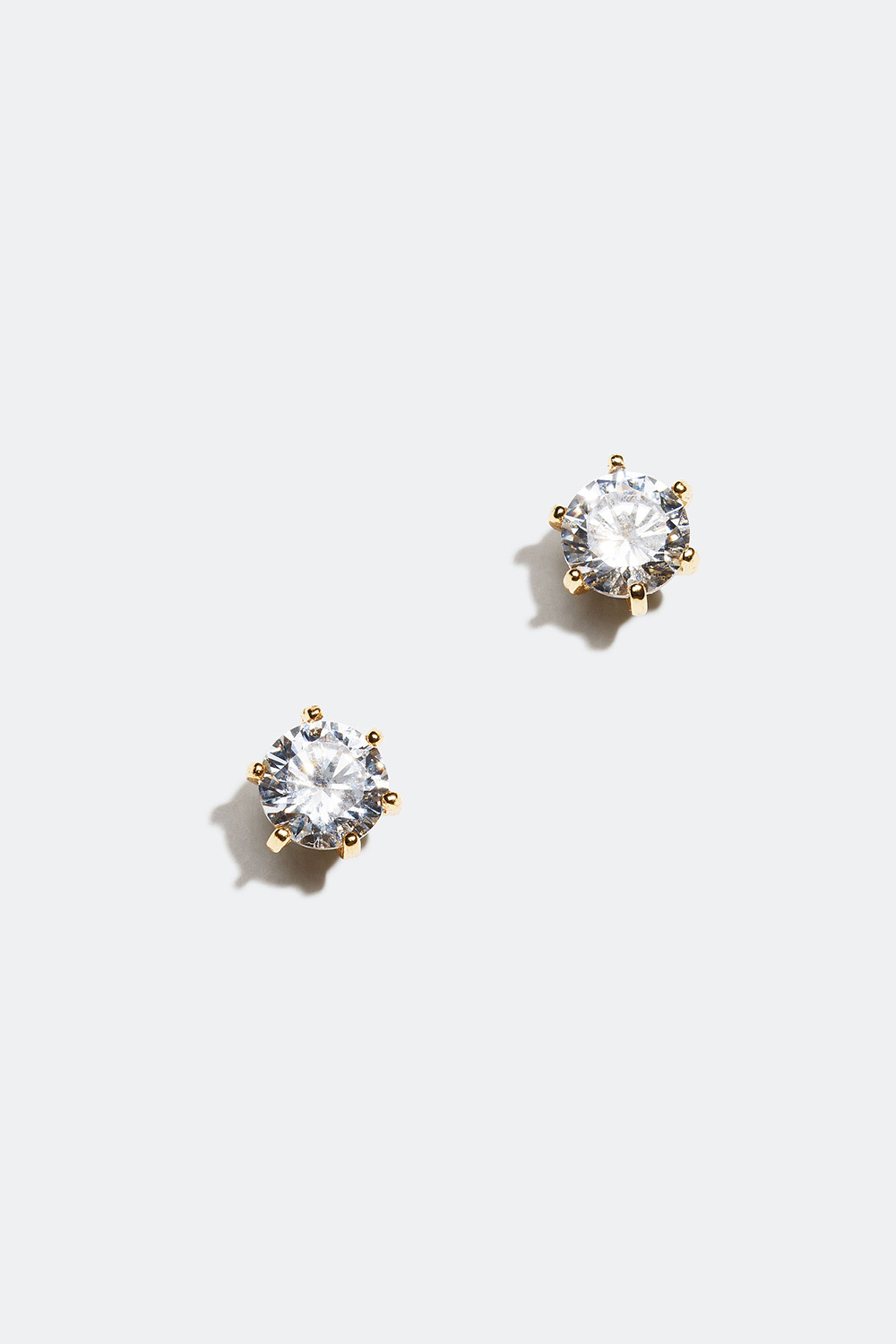Pienet nappikorvakorut, joissa Cubic Zirconia -kivi ja 18 karaatin kultaus, 0,5 cm