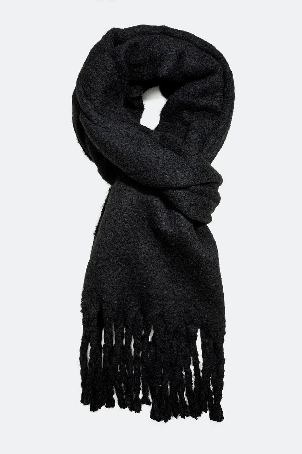 Suuri, musta, harjattu kaulahuivi