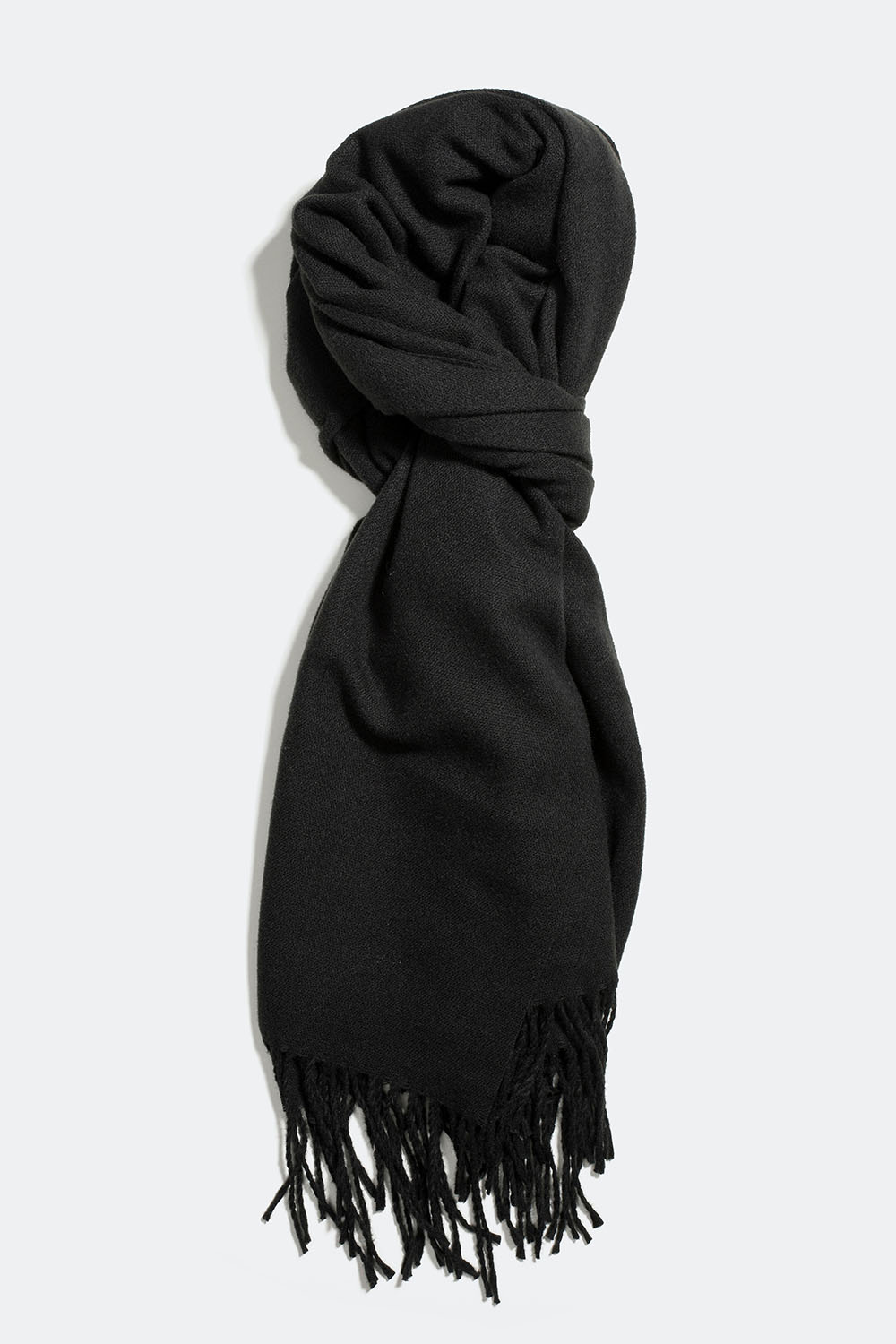 Musta kaulahuivi, jossa hapsut