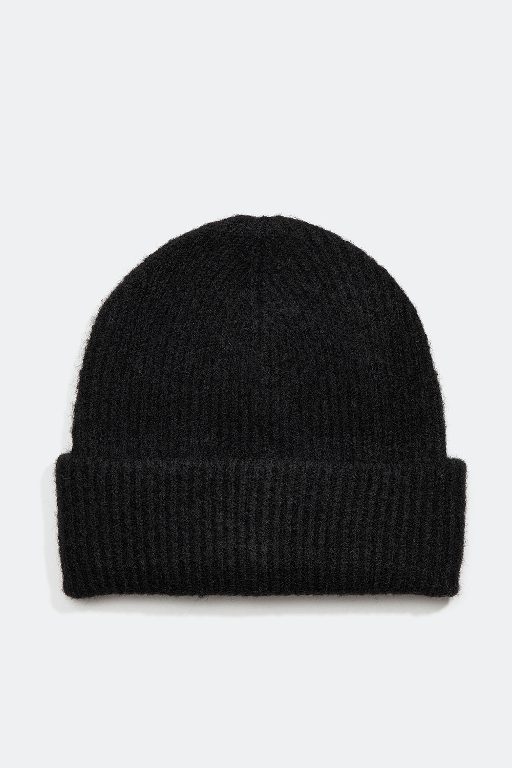 Musta joustinneulepipo