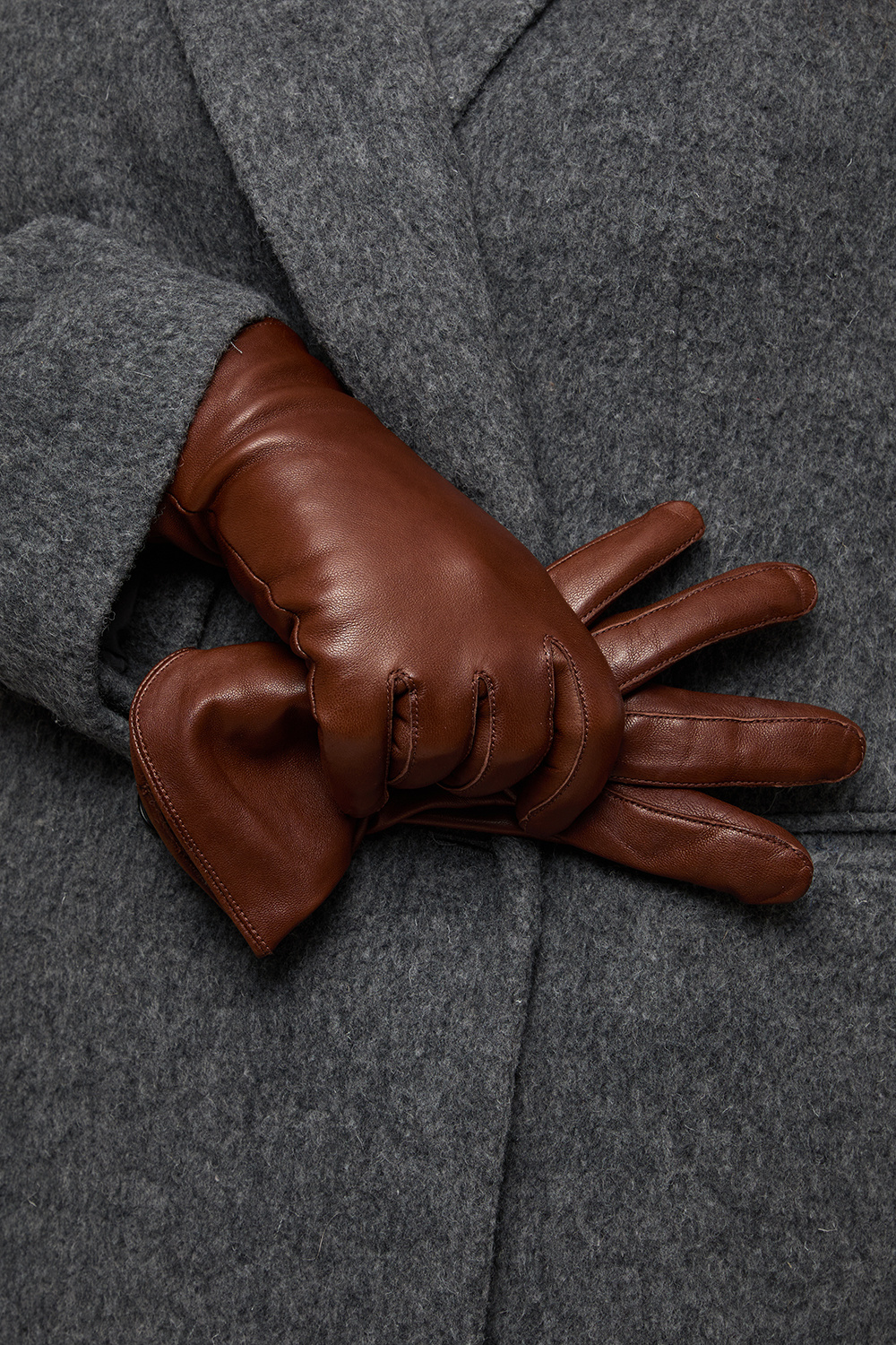 Ruskeat nahkakäsineet villasekoitevuorella