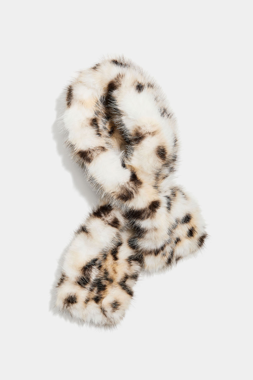 Leopardikuvioinen huivi tekoturkiksesta