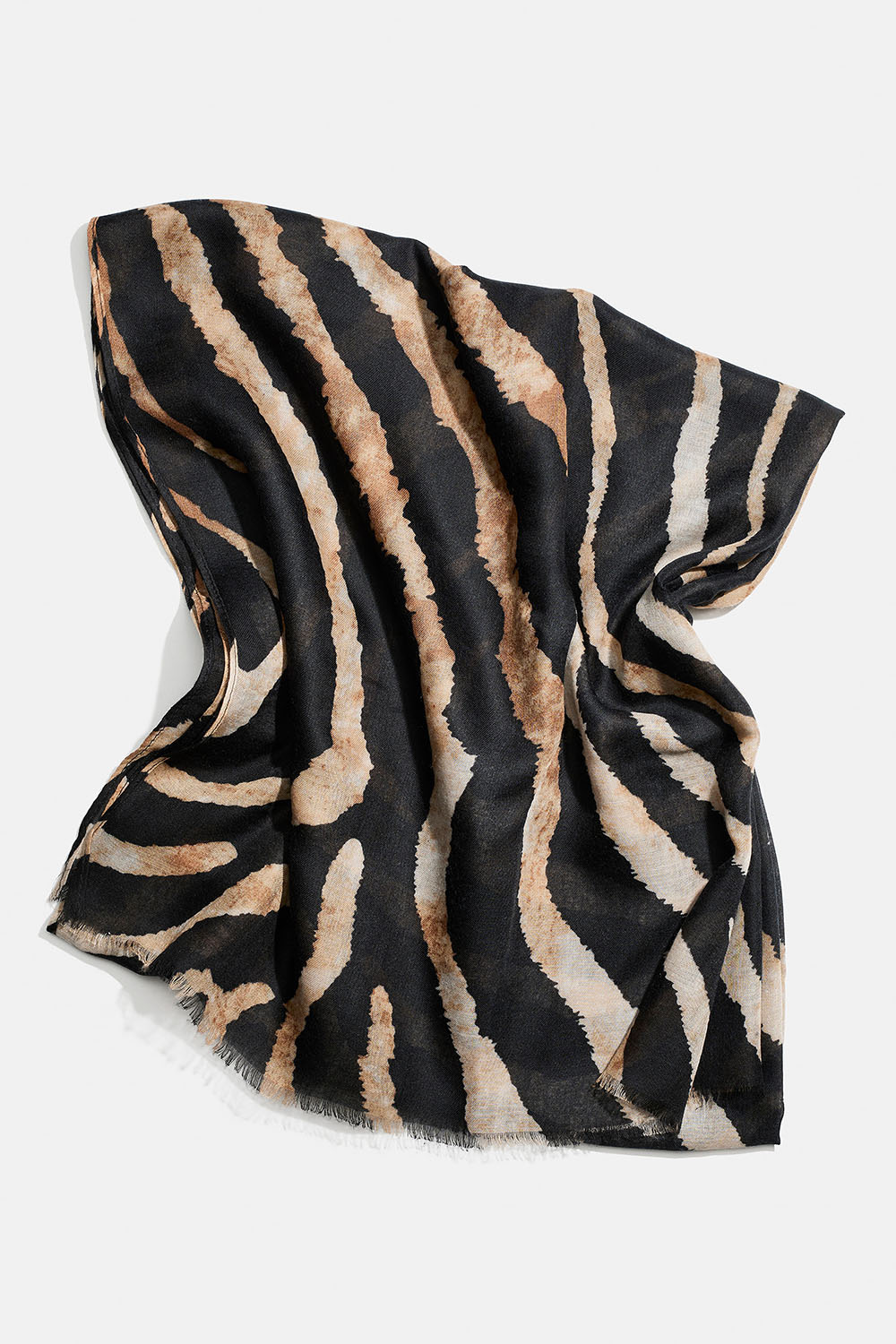 Ohut huivi, jossa ruskeaa ja mustaa seeprakuviota