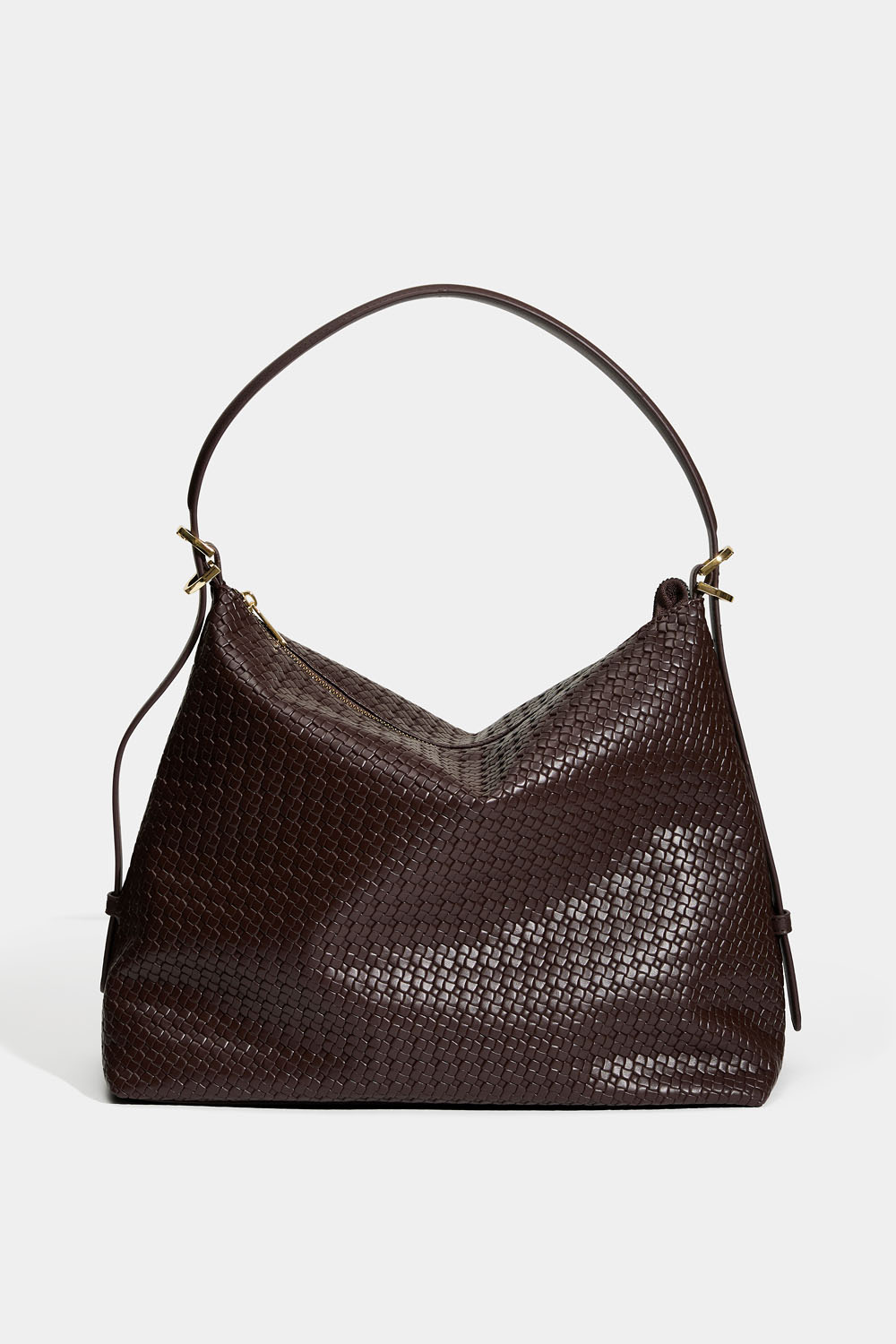 Ruskea hobo-tyylinen laukku punotulla pinnalla