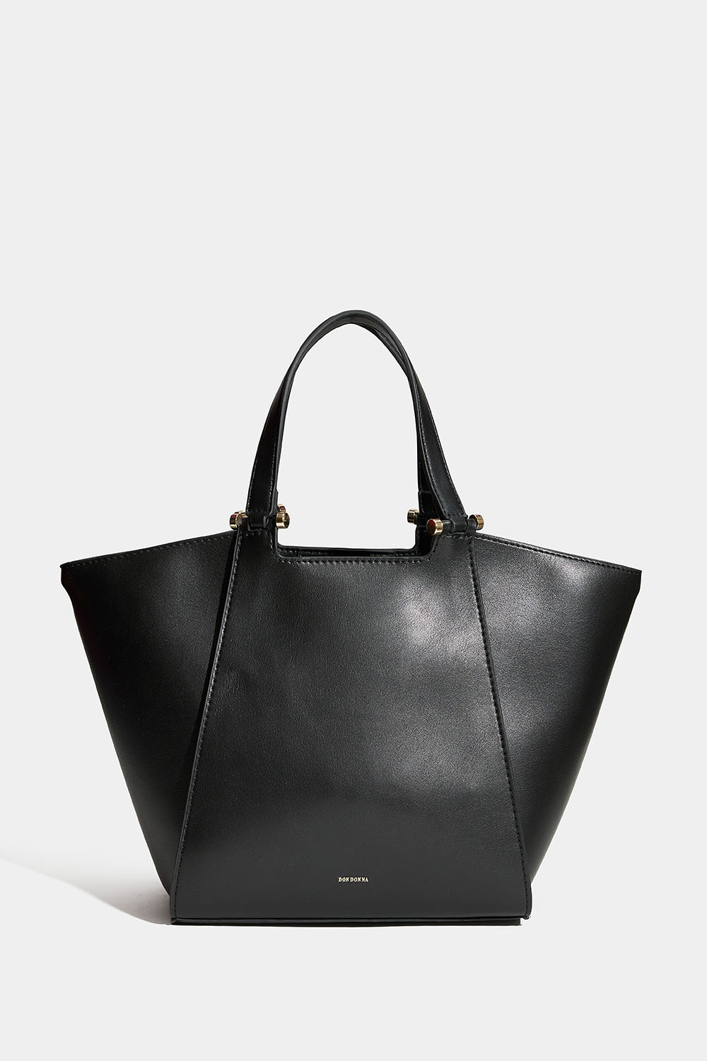 Pieni musta laukku kaksinkertaisella olkahihnalla