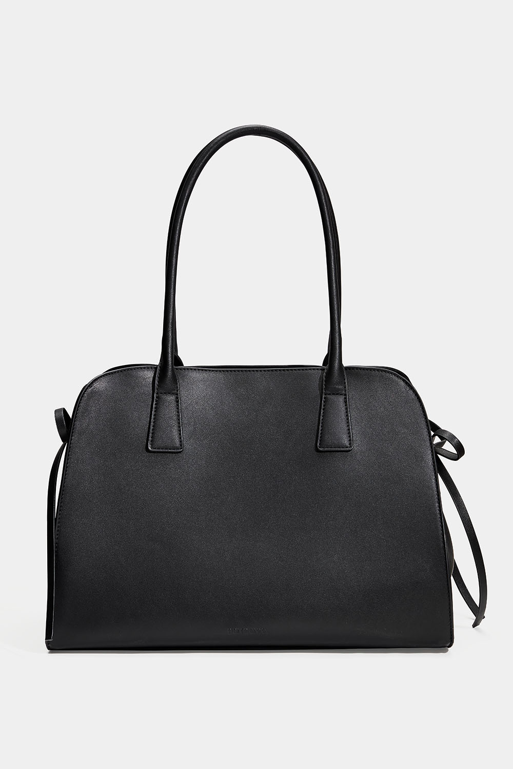 Iso musta shopper-kassi, jossa pyöristetyt kulmat