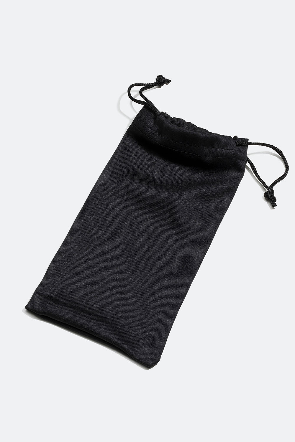 Musta aurinkolasikotelo 