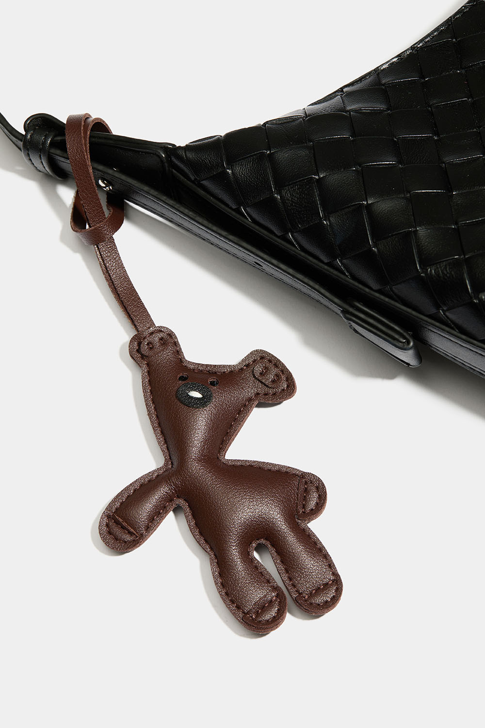 Nallen muotoinen laukkukoriste