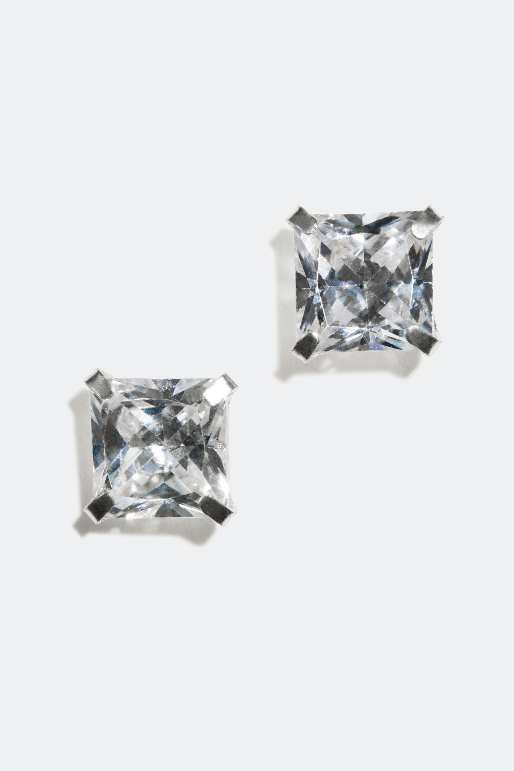 Neliönmuotoiset strassikorvakorut aitoa hopeaa