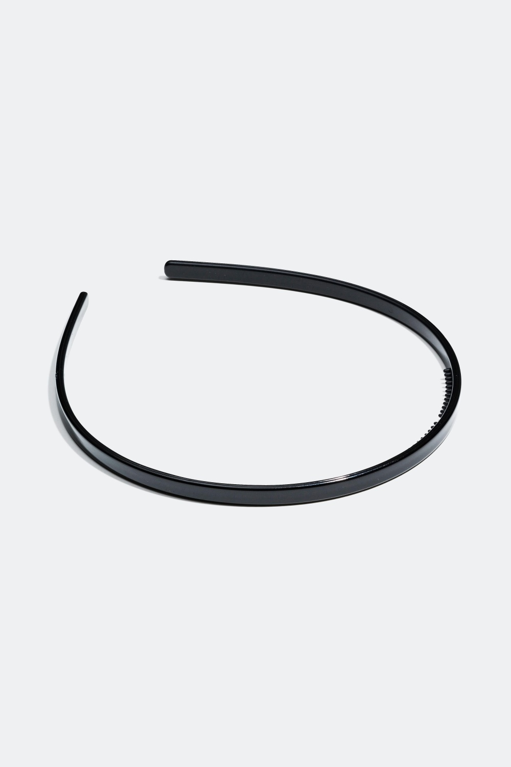 Hiuspanta muovia 0,6 cm